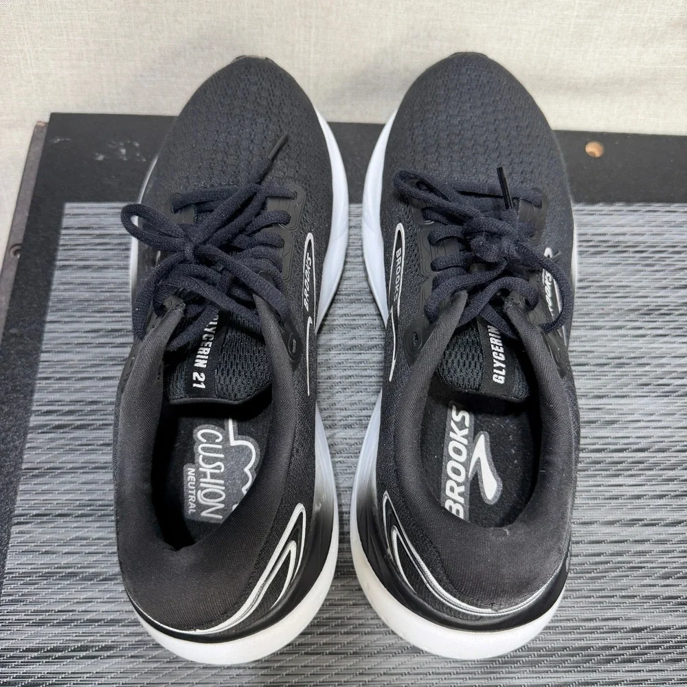 Brooks wear scuffs